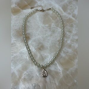 Pearl Beaded Necklace with Gold-Tone Pendant – Fashion Jewelry